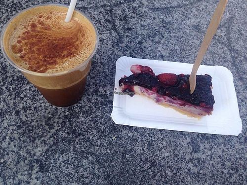 Barley coffee (Coffein free) and berry cheesecake with cashews from the Vegan Sommerfest  at Le Pique-Nique in Berlin