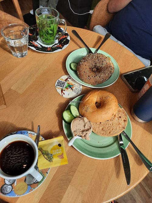 Thai "chicken" bagel and vegetable bagel with sun-dried tomato cream cheese at Bagels & Beans in Tilburg