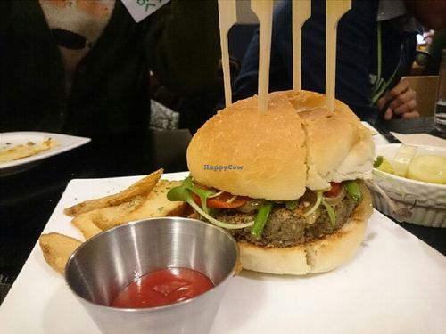 burger at Salon Delicious in Seoul