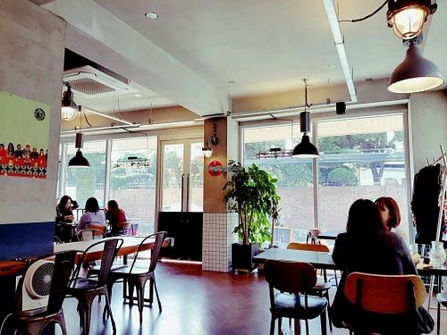 interior p. 2 at Salon Delicious in Seoul