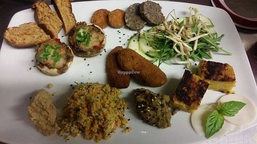 Picoteo - starter plate at B12 in Los Cristianos