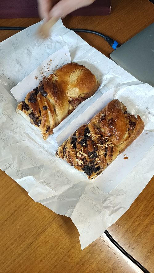 Apple and cinnamon, chocolate chip, blueberry, walnut 🥰 at Die Mehlwerkstatt in Cologne