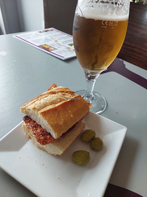 Complimentary tapa / Vegan chorizo mini sandwich at Vintage 54 in Almeria