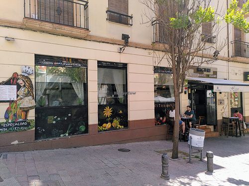 Entr at Hicuri in Granada