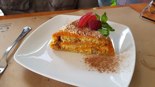 Carrot cake at Hicuri in Granada