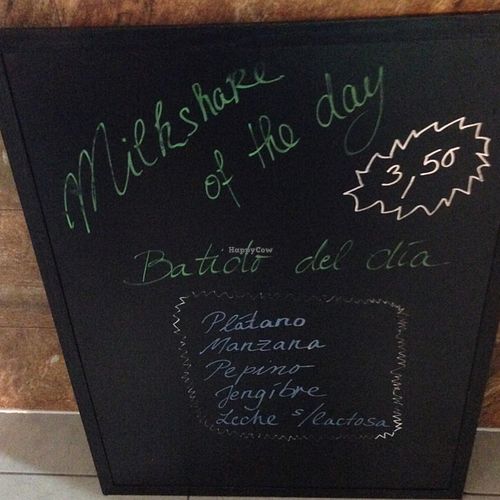 milkshakes at Saigon Delice Restaurant in Valencia