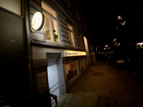 store front at Loving Hut in Hamburg