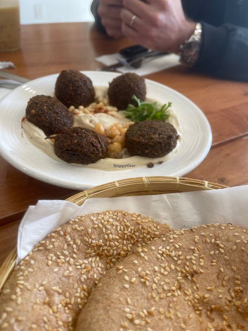 Hummus🤩  at Screaming Carrots in Hallandale Beach