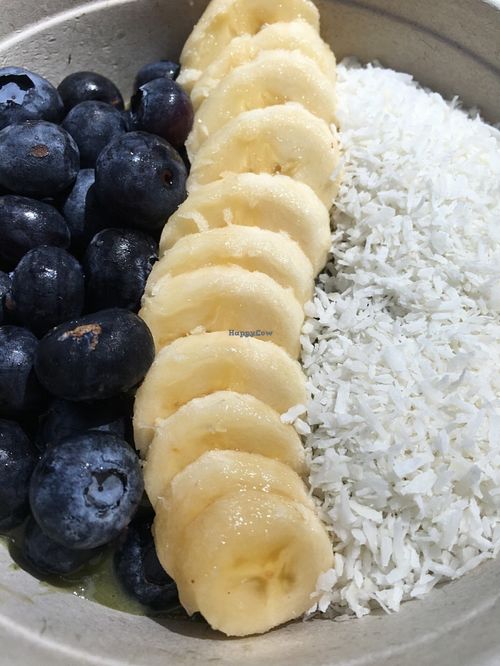 Antioxidant berry bowl without granola at Fruitive - Palmer Alley in Washington