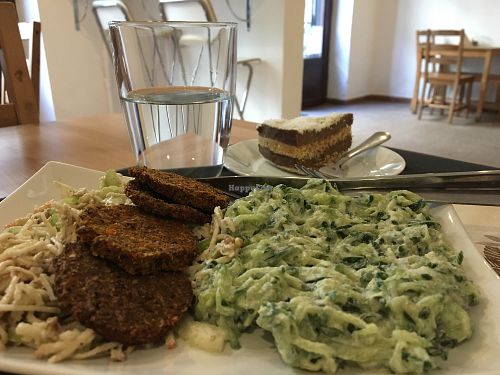 Raw lunch menu at Veggie Nyers in Budapest