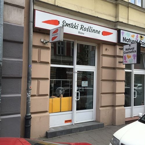 outside  at Smaki Roslinne in Krakow