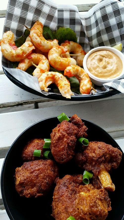 cauli-wings and prawns at Bonta Vera in Minmi