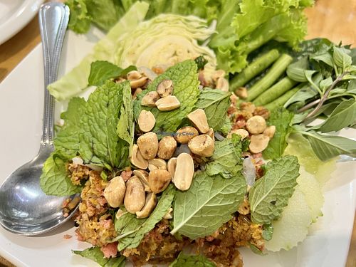 Vegan pork & crispy rice salad - ยำแหนมคลุก  #Veganuary at Veggie Chef in Bangkok