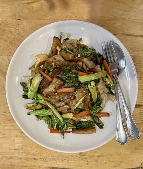 Pad see ew - rice noodles stir fried with dark soy sauce  #Veganuary at Veggie Chef in Bangkok