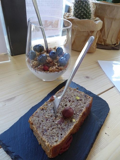 cocosyoghurt and bananabread at SUE in Rotterdam