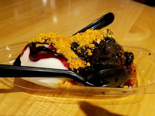 vegan sundae at Milkjam Creamery in Minneapolis