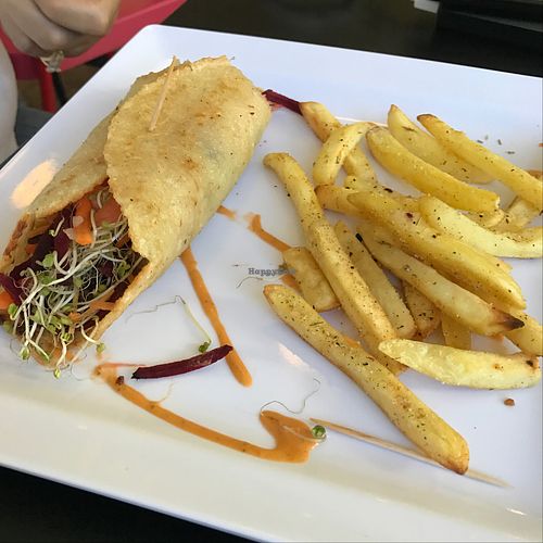 Veggie taco with Puerto Rican flavored soy meat, packed with veggies at El Punto Vegano in San Juan