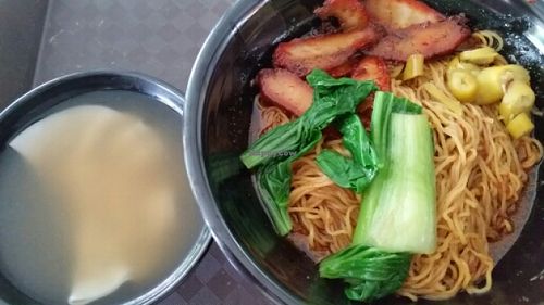 dumpling soup, tasty noodles and mock roasted pork  at Si Hao Zhai Cai - Food Stall in Central Singapore