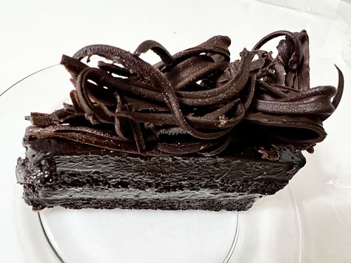 Gluten-free chocolate cake   at Veganerie Concept - Benjasiri Park in Bangkok