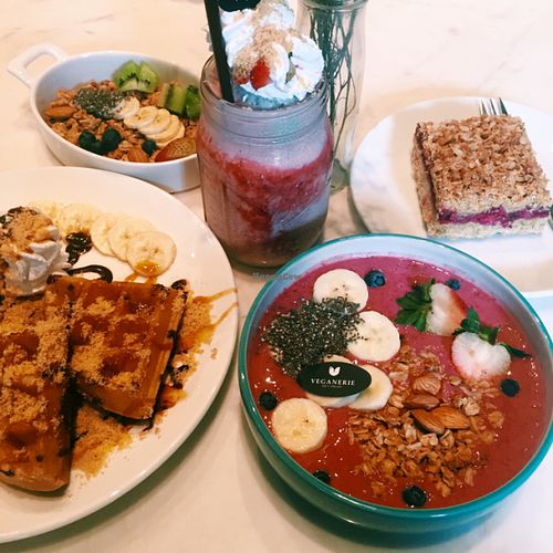 Breakfast at Veganerie Concept - Benjasiri Park in Bangkok