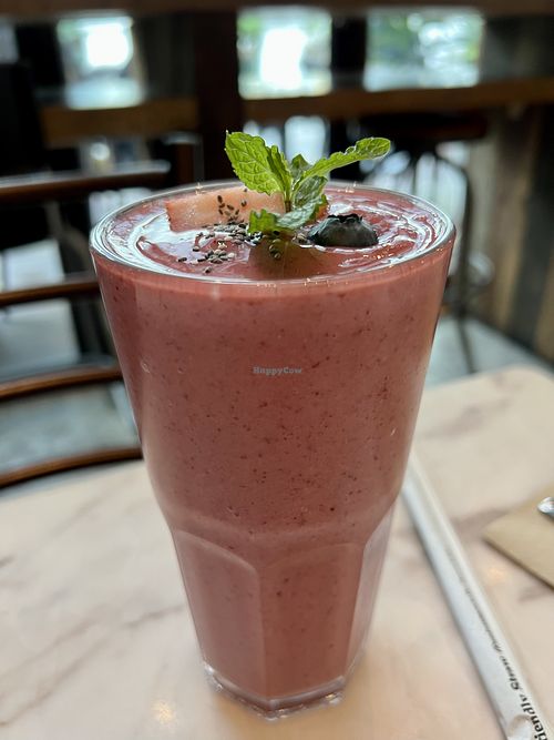 Flat belly smoothie   at Veganerie Concept - Benjasiri Park in Bangkok