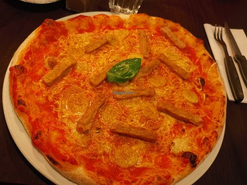 Chickn Curry Pizza with Banana Slices at Feca in Stockholm