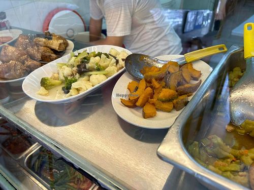 buffet spread. Photo by Mr Henry Lau at Fok Guang Vegetarian 佛光素食 in Johor Bahru