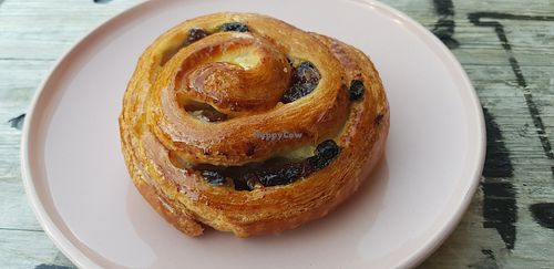 Cinnamon raisin roll at The Broca in South East London