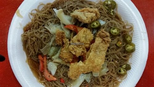 fried vermicelli and mock goose and vegetables at Poh Meng Vegetarian Food 寳明素食 in West Singapore
