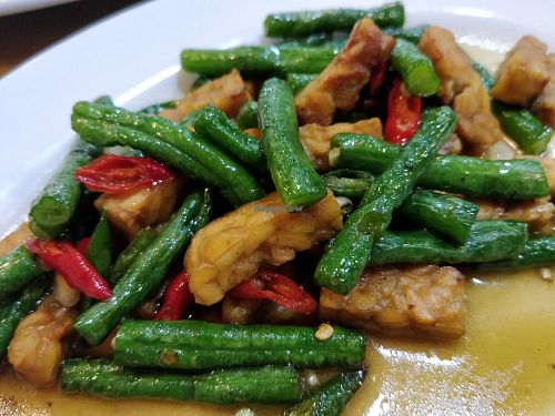 Stir fried long beans with tempe at Cheerful Cafe in 