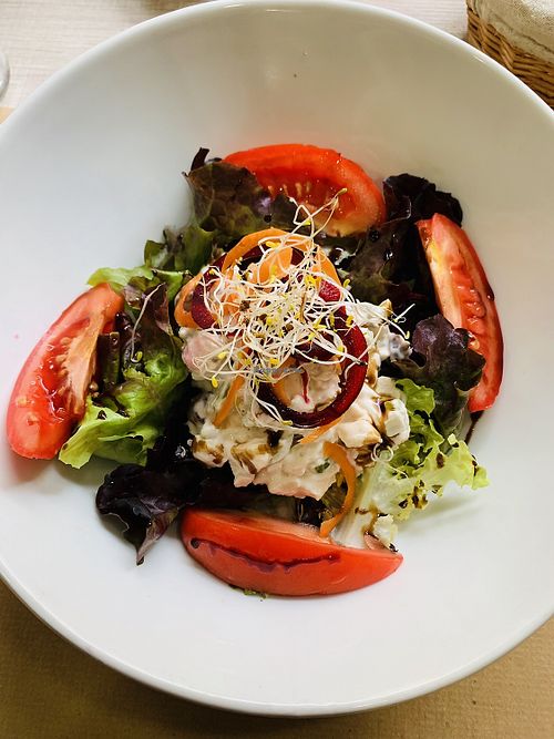 Salad of the day at Siloe Cuina Vegana in Cornella