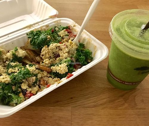 Tahini scramble and kale/mango juice at Rabbits Cafe in Portland