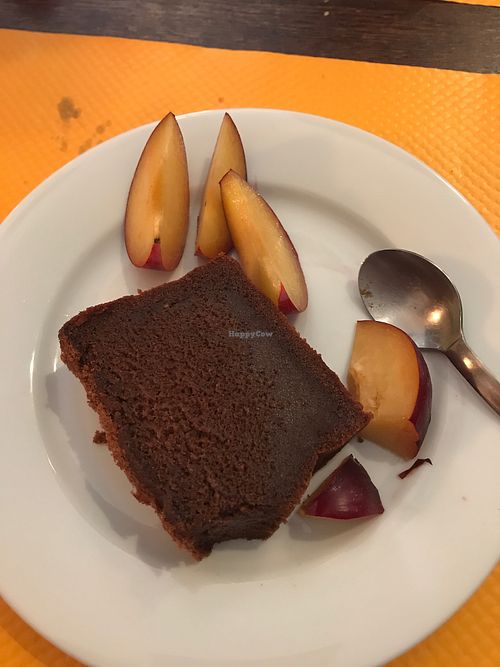vegan chocolate and banana cake at Hope Cafe in Paris