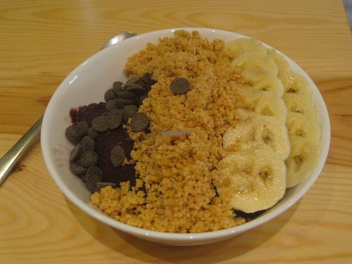 Acai bowl at Almalibre Acai Bar in Valencia