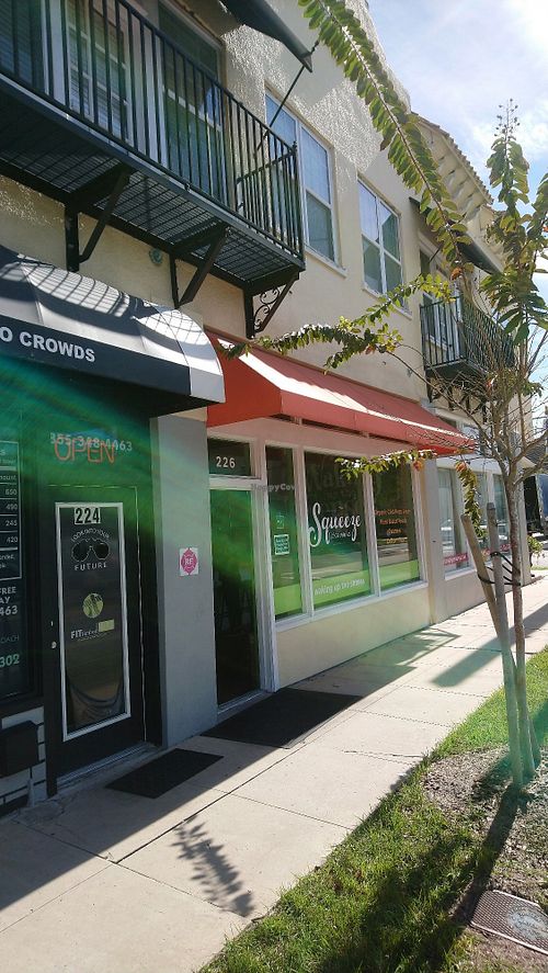 Street view at Squeeze Juice Works in Tampa