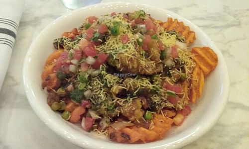 sexy fries (vegan, with veggies) at Curry Up Now in San Mateo