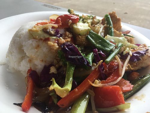 Vegan dish: veggies and tofu at Ae's Thai Kitchen - Food Truck in Hana