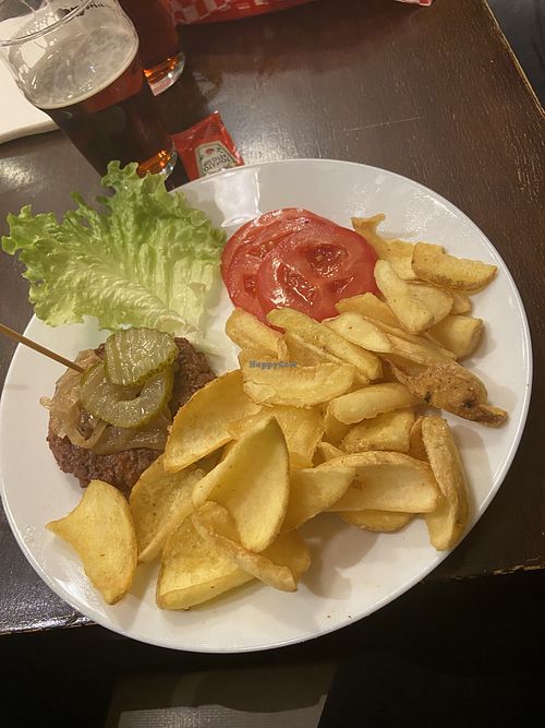 Beyond burger al piatto   at Birrificio delle Officine Ferroviarie in Turin