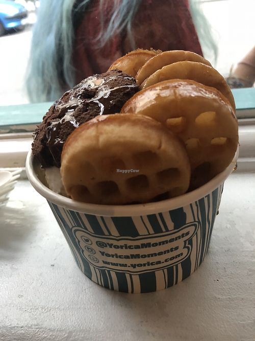Waffles with double chocolate ice cream and banoffee ice cream plus cookie at Yorica in London