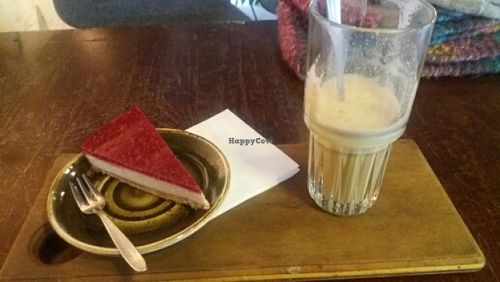 vegan cheese cake and chai tea soymilk at Coffeelab in Eindhoven