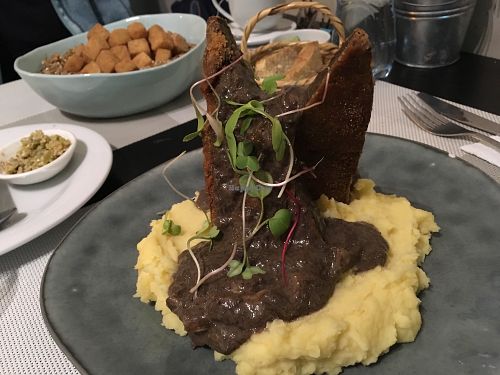 seitan with champignons sauce at Seitan Urban Bistro in Lima