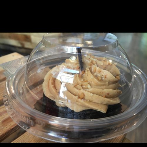 vegan chocolate & peanut butter cupcake at Sweet Life American Bakery and Specialty Coffee Bar in Krakow