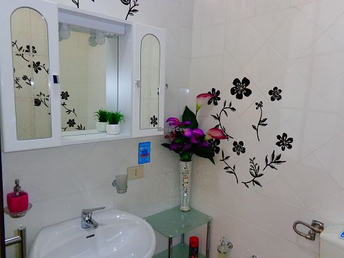 The bathroom at Casa Veggy in Rome