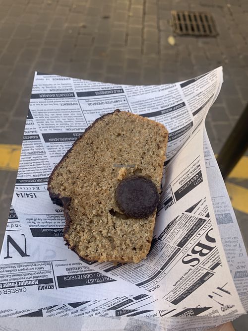 lemon-poppyseed cake with chocolate  at Biokalma in Mallorca