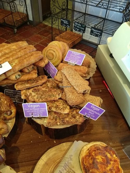 vegan savoury options at Het Zaanse Bakkertje / Dutch Vegan Bakery in Zaandijk