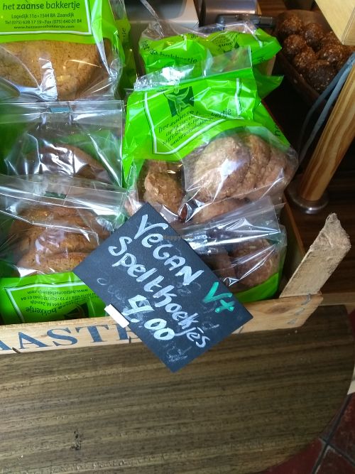vegan spelt cookies 4 euros at Het Zaanse Bakkertje / Dutch Vegan Bakery in Zaandijk