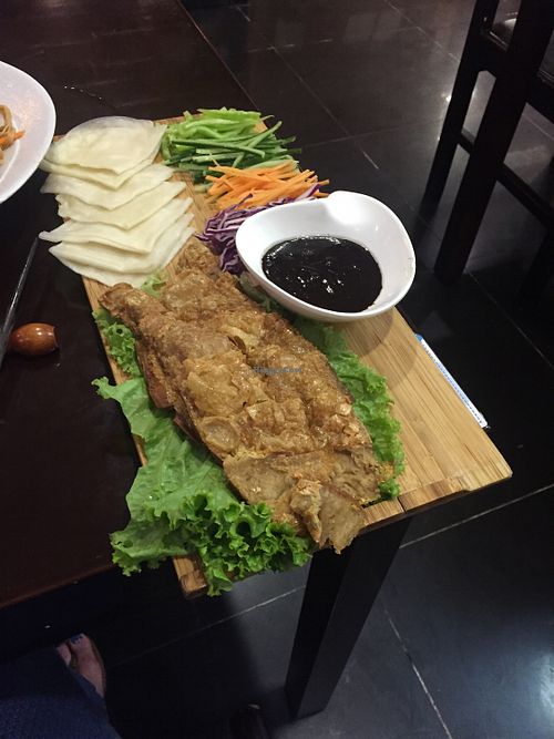 Rolls with crispy piece at SUHU 素虎 - Fulllink Plaza in Beijing