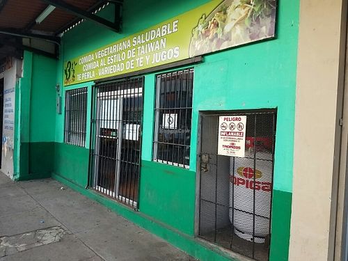 Closed at 5 pm on a weekday at 3 1/2 Cafe y Te in David