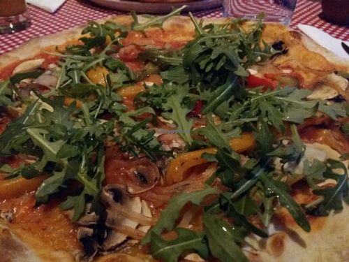 vegan pizza at La Famiglia in Delft
