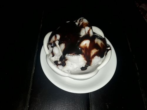 Vegan coconut ice-cream with choc sauce at Taboon in Koh Phangan
